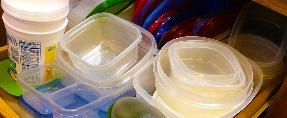 Replace your toxic plastic containers with eco-friendly tableware made of Sugarcane pulp