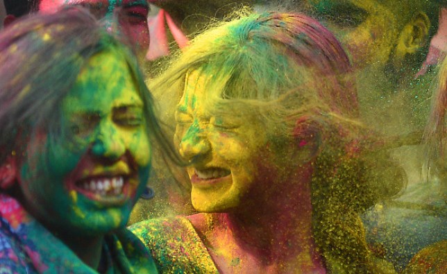 12 precautions to protect eyes, skin, and hair during Holi